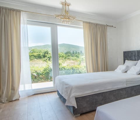 Tiny guest house in peaceful part of Međugorje