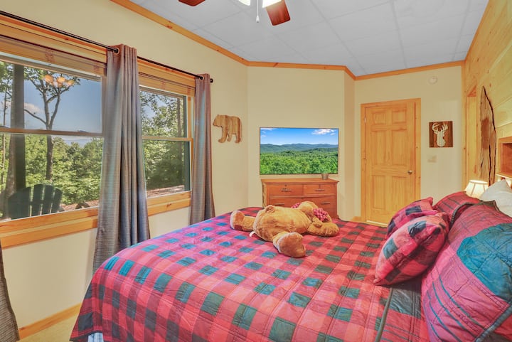 ห้องนอน 4: ห้องสวีทควีนไซส์ชั้นล่าง