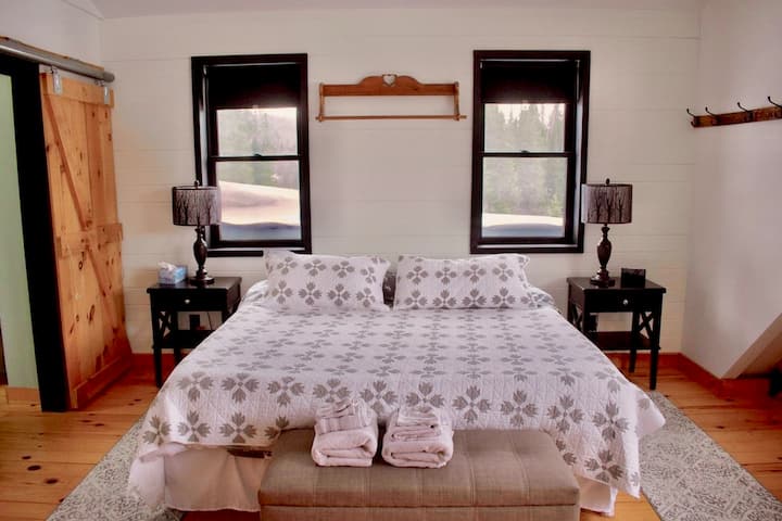 Master Bedroom, King, en-suite