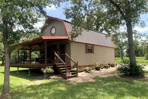Cozy Cabin near Kyle Field