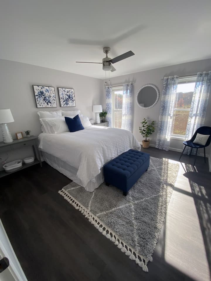 Second Bedroom (Queen)