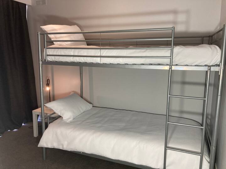 Bedroom 3 - 2 single beds