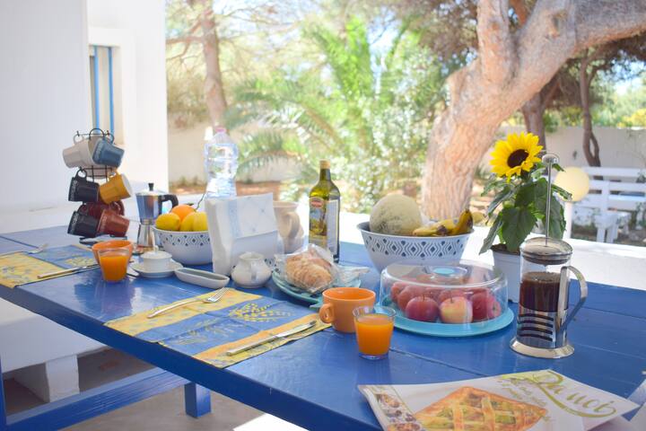 Private Villa a 1 min walk from blue flag beaches gallery image 3