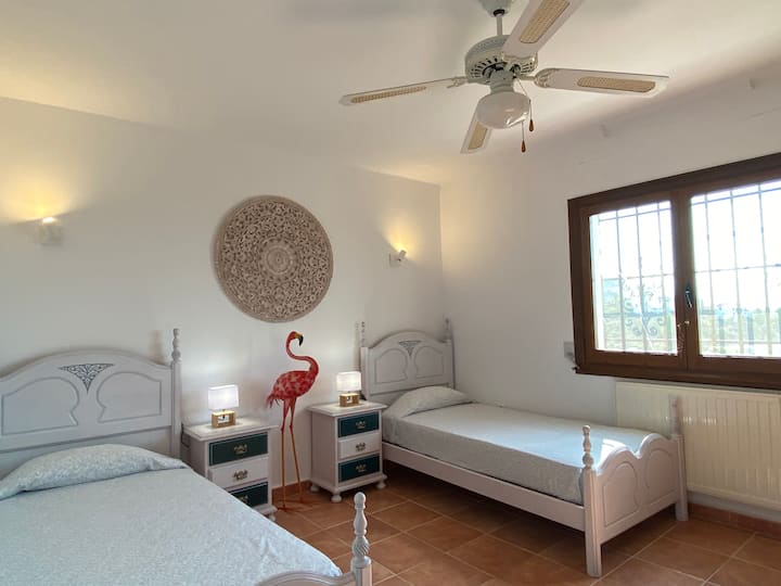 غرفة النوم 2