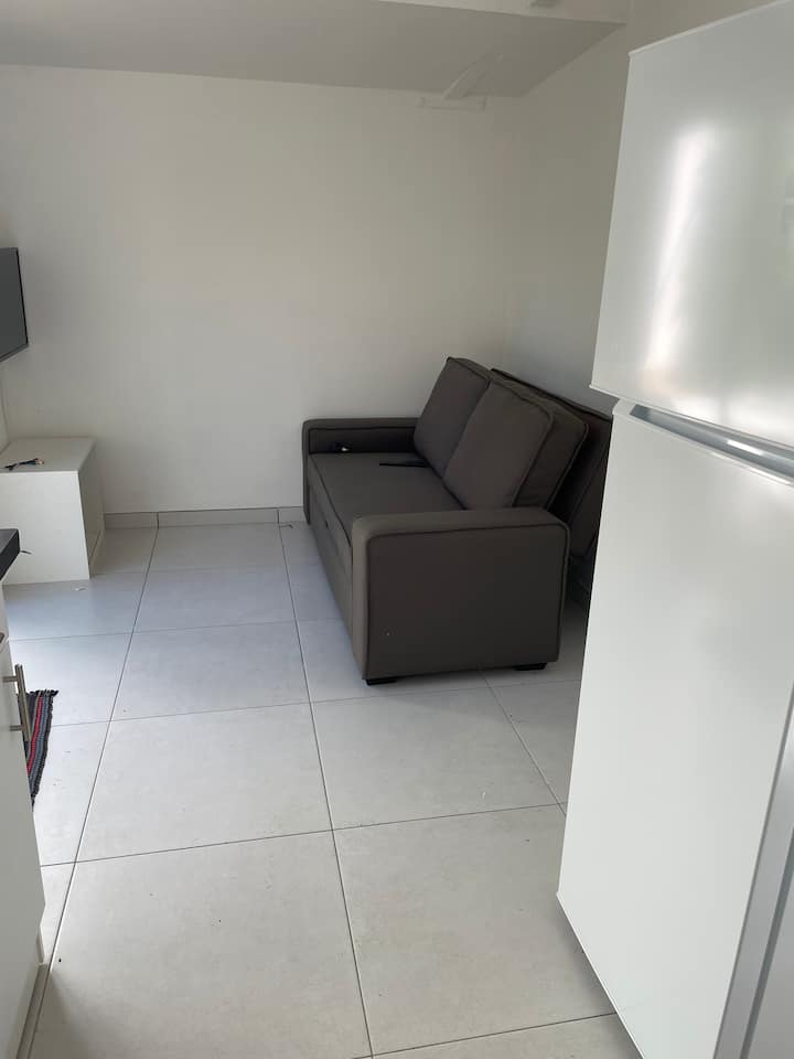 Maisonnette Agréable Avec Parking Gratuit - Saint-Denis