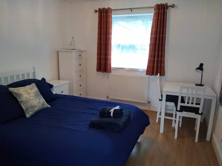 Double Room And Bathroom On Outskirts Of Arundel - Arundel