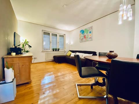 Erfolgreiche Airbnb-Immobilie: 2 room apartment in the heart of city in Universität