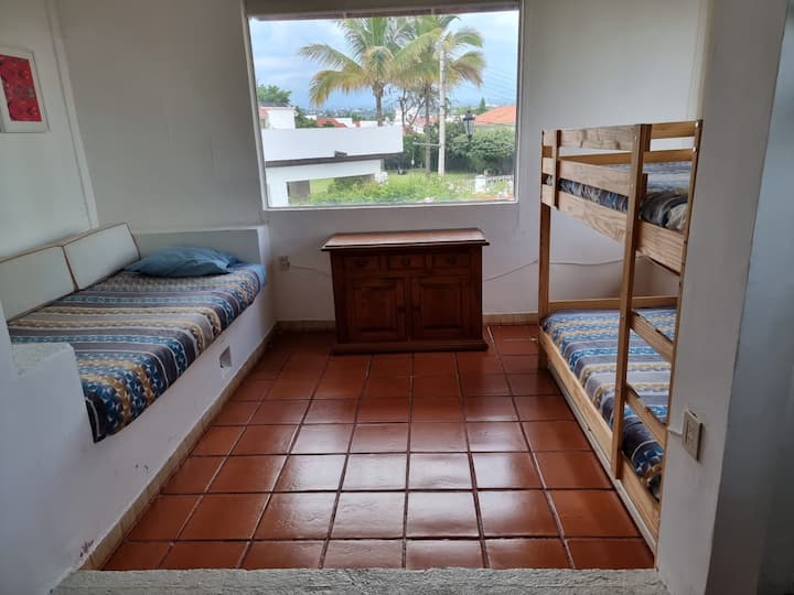 Част от спалня 3
Фамилна стая 

Litera individual