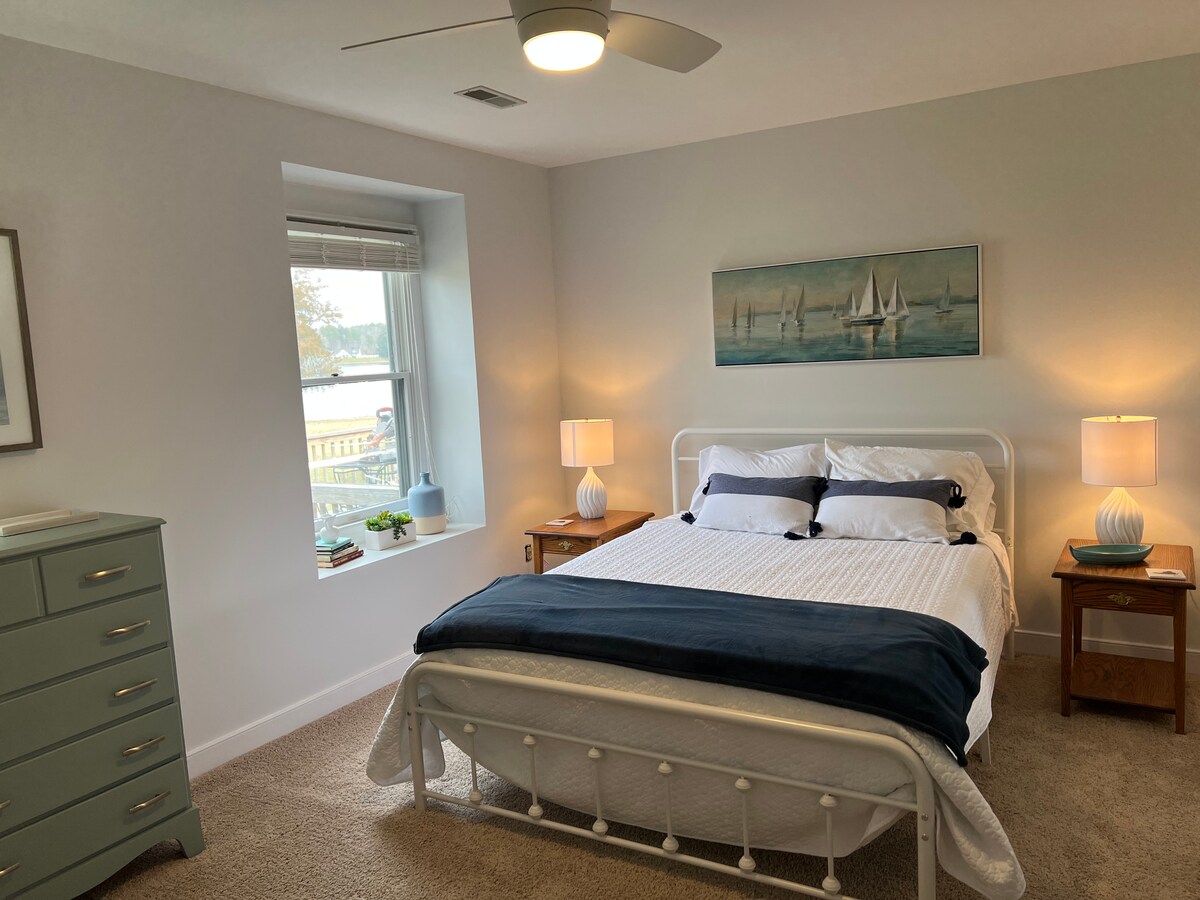 Პირველი საძინებელი  საწოლით Queen