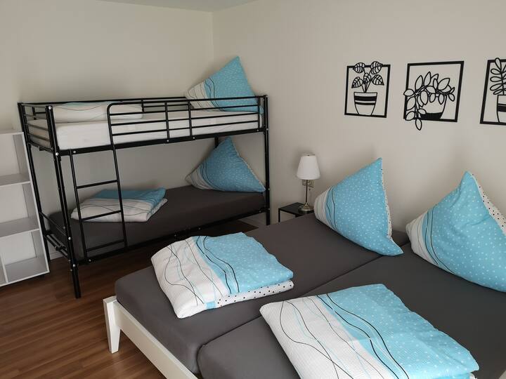 Dormitorio con litera
180 x 200 cm
litera
de 90 x 200 cm