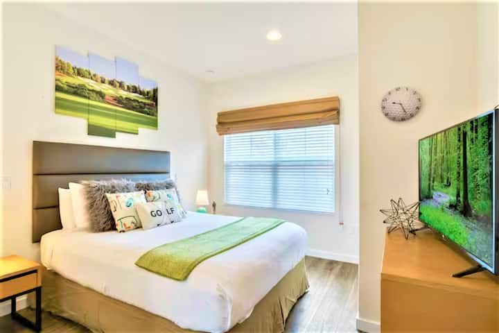 2nd bedroom with a Queen bed and it's own TV