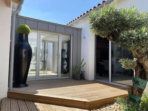 Warm house with pool