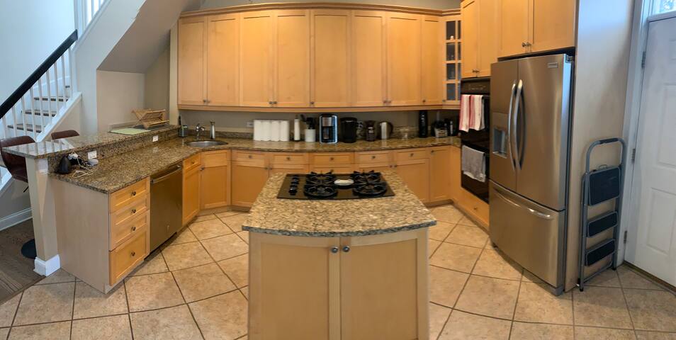 Your ULTIMATE Entertainment Destination Awaits!!! gallery image 3