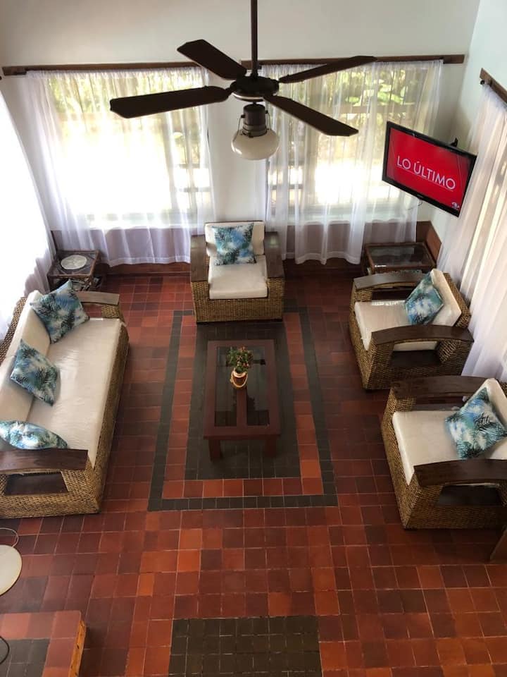 Hermosa Casa De Campo Con Piscina - Melgar