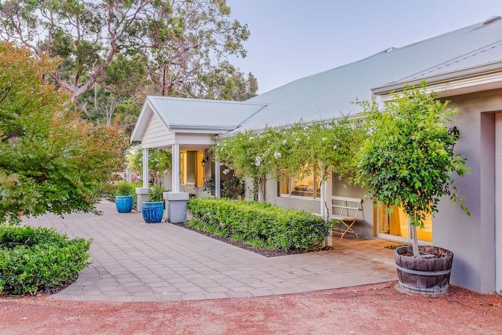 Heartbeat Retreat – Luxury Estate with Gym & Sauna