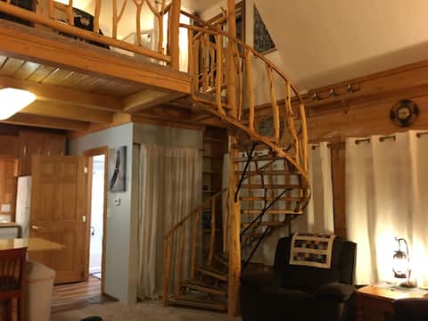 Popular Airbnb listing: Tanglewood Inn - Cozy & Beautiful in Fairbanks