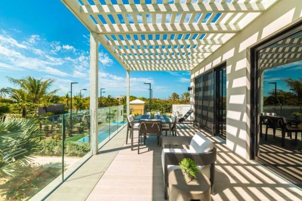 Amazing 2 Bedroom Oceanview in Long Bay Beach!