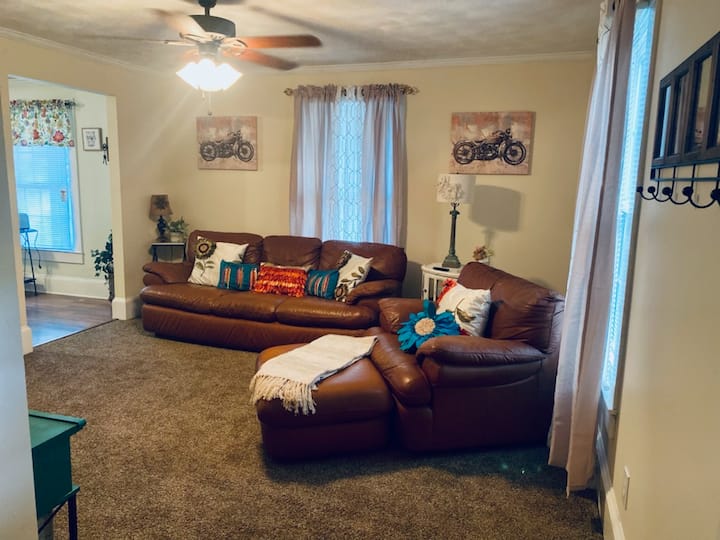 Cheerful 3br Residential Home With Fire Pit! - Concord, NC