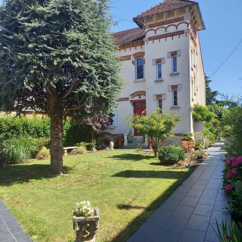 Countryside in town - Charming home