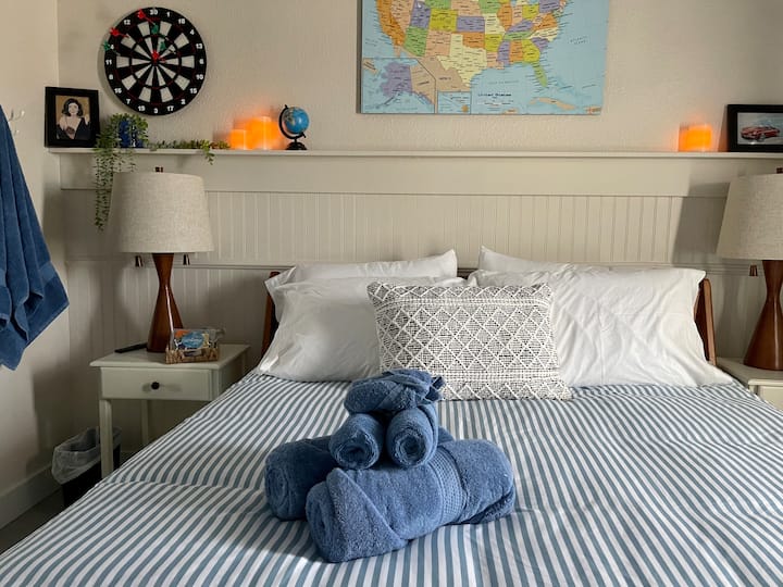 Bedroom Four Queen Bed