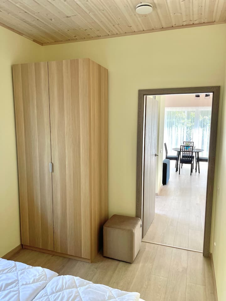 2. spavaća soba - bračni krevet (1,8x2)