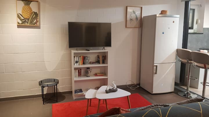 Appartement Sympa,  Calme Avec Parking Gratuit - Waremme