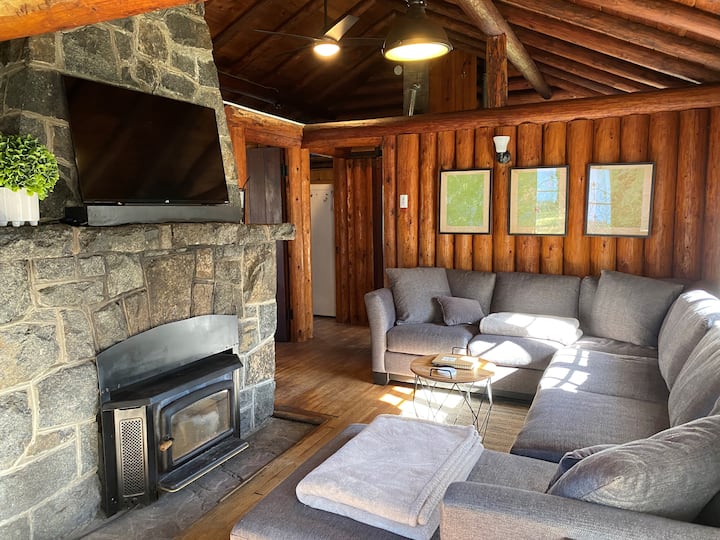 This is an "open air" cabin. There are walls on the bedrooms but they don't go all the way to the ceiling. You can't say we didn't warn you if you decide to bring along the family member or friend that snores. That choice is yours alone.