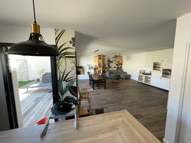 Maison familiale avec piscine et jardin au calme gallery image 5