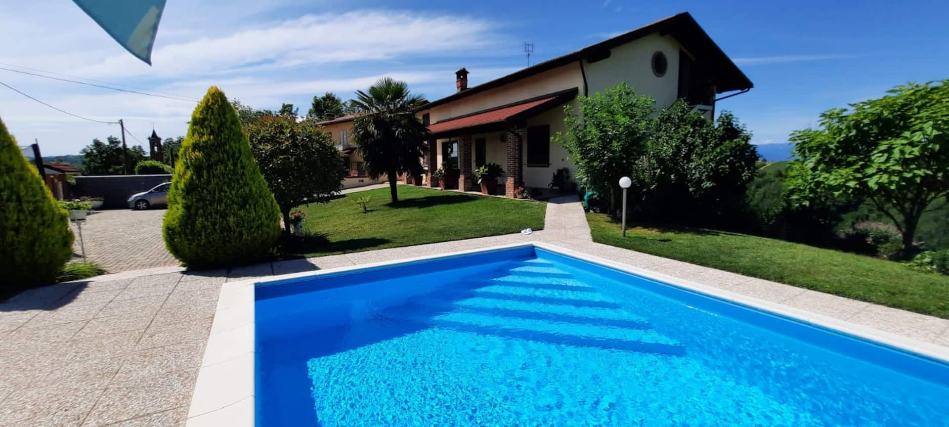 House in Alta Langa with pool