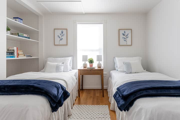 Beedroom # 3 beschikt over 2 eenpersoonsbedden