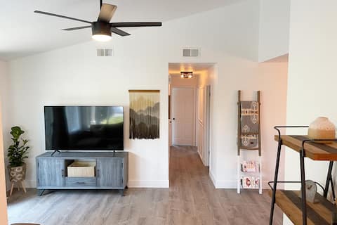 Downtown Loomis Gem, Walk To Everything!