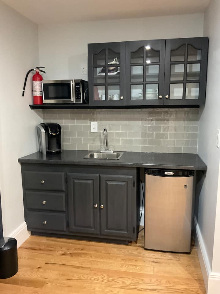 Renovated Suite - Century Home In Picton - Prince Edward