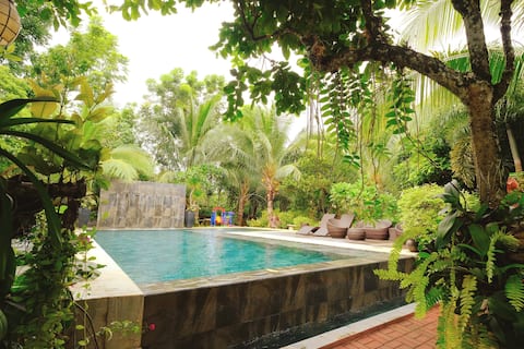 Private Garden Villas with Pool near Metro Manila