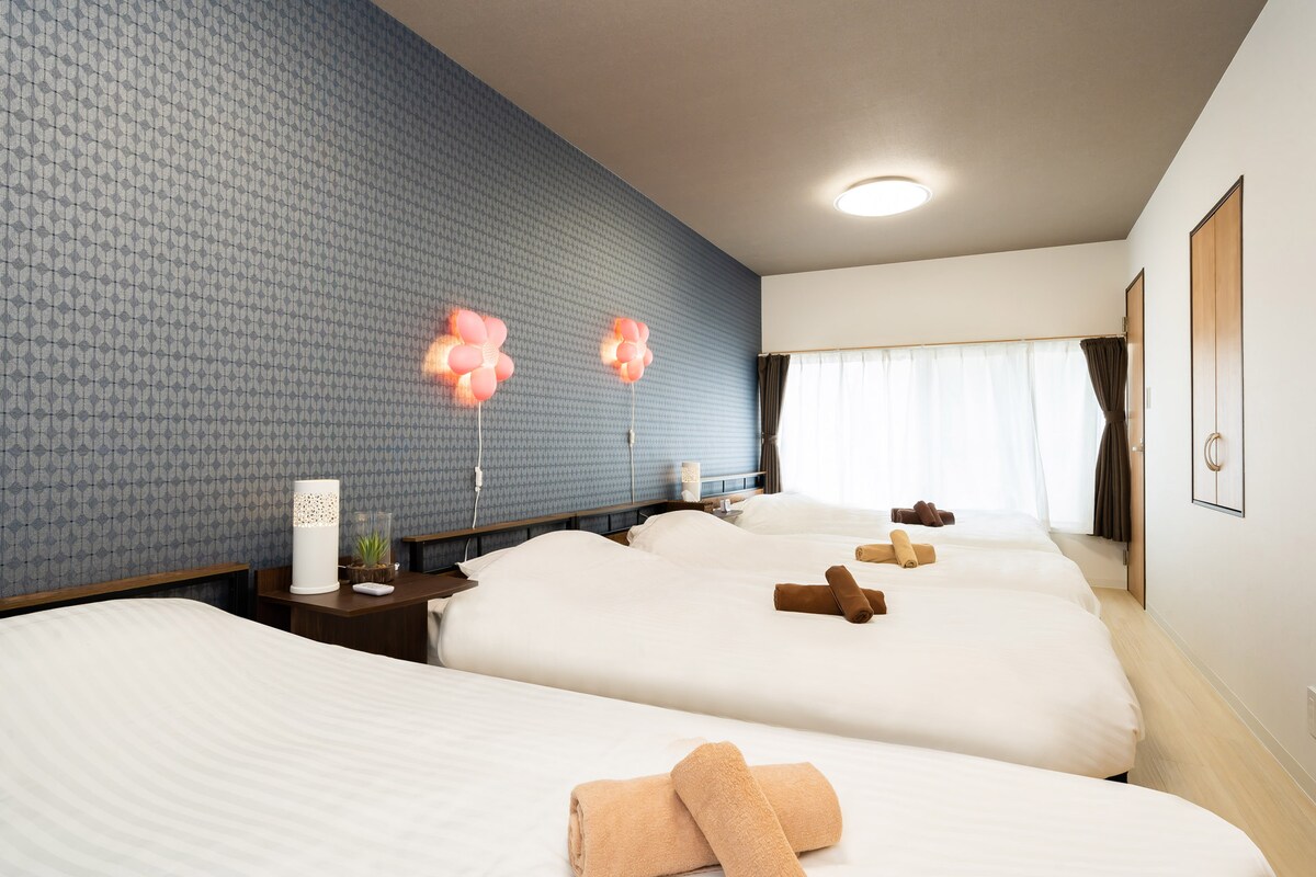 غرفة نوم الطابق الثاني