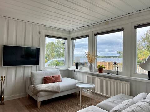 Cozy house by the sea with stunning views