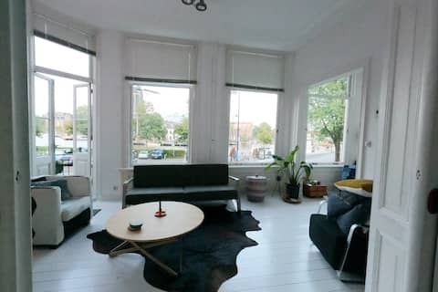 Top performing Airbnb: Monumental apartment with fantastic views in Oude Stad