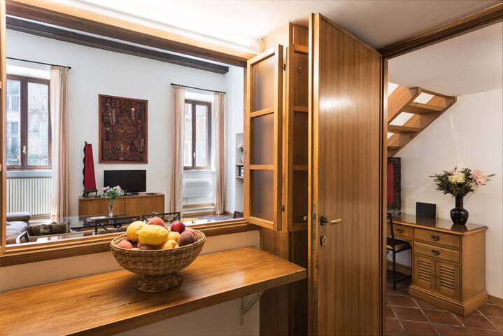 Idyllia | Teatro Pompeo Apartment in Navona area gallery image 2