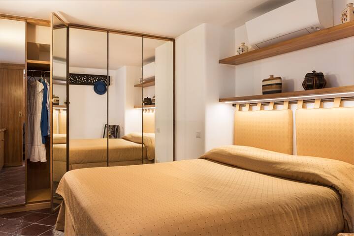 Idyllia | Teatro Pompeo Apartment in Navona area gallery image 3