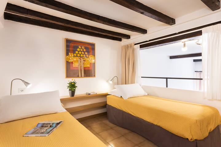 Idyllia | Teatro Pompeo Apartment in Navona area gallery image 4