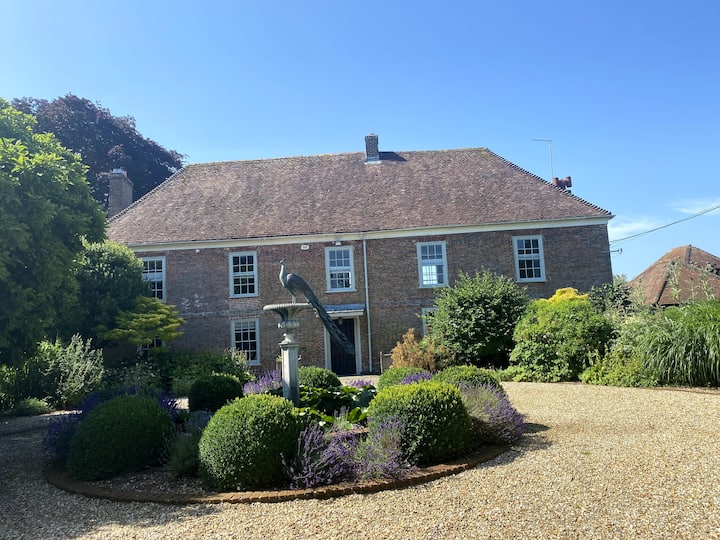 "The Farmhouse on the River" stunning period house Villas for Rent in