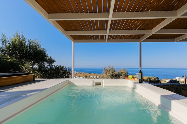 Villa with Outdoor Heated Jacuzzi gallery image 4