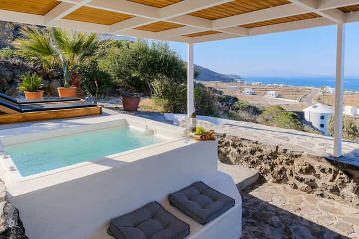 Villa with Outdoor Heated Jacuzzi gallery image 3