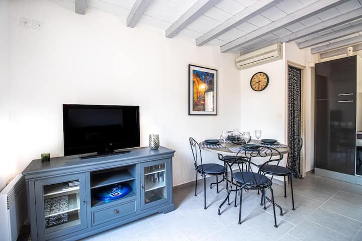 Mazet Provençal Jardin Piscine Parking Privé Fermé - Fontvieille