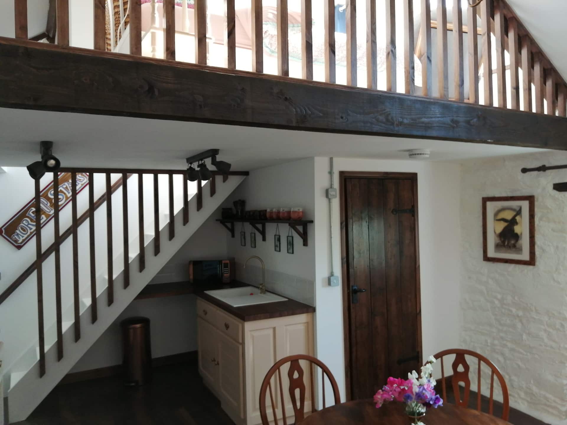 Converted rural stone cottage, Swansea — photo 4