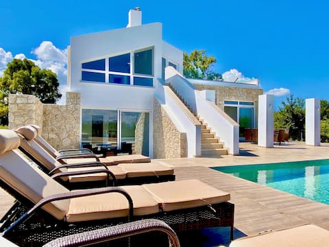 Luxury Beach Villa Danune with private pool