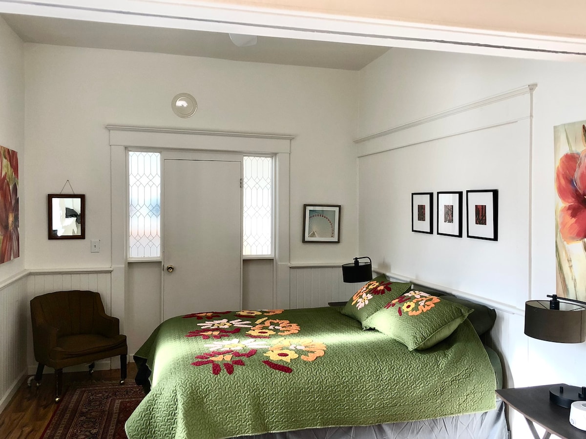The Pastor's Study includes a queen bed and desk.
