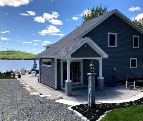Beachfront Lakehouse- Weekly Discounts Available!