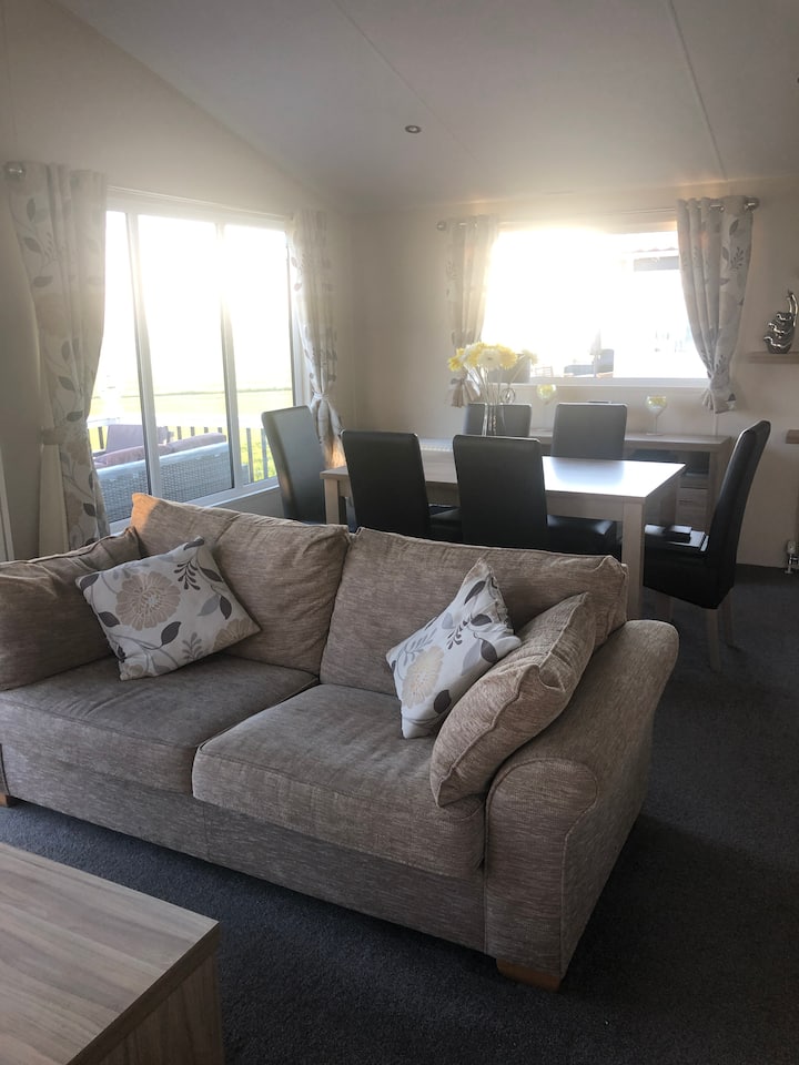 Luxury 3 Bedroom Lodge With Spectacular Views - Isle of Sheppey