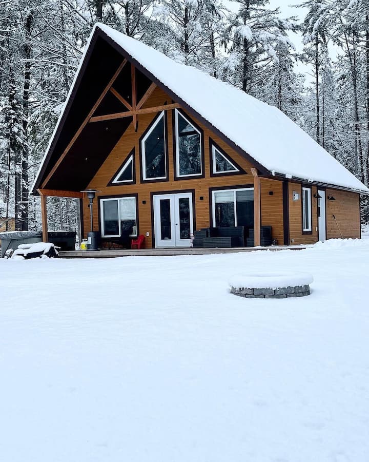 The Chutes Chalet- 4 Season River Front A-Frame