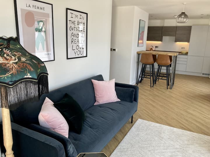 Beautiful Whitstable flat nr the sea with parking Apartments for Rent